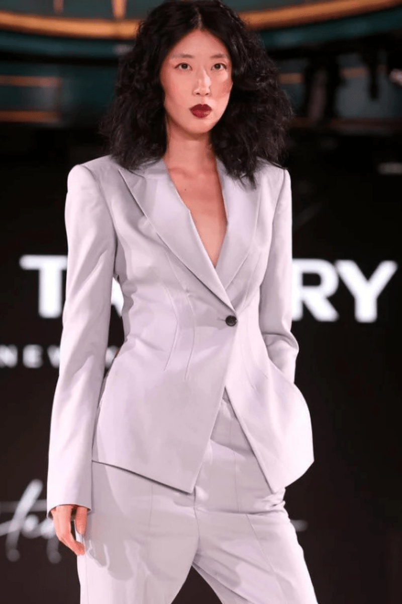 Unique Women's Custom Suits: Stand Out In Style And Confidence Unique Women's Custom Suits: Stand Out In Style And Confidence