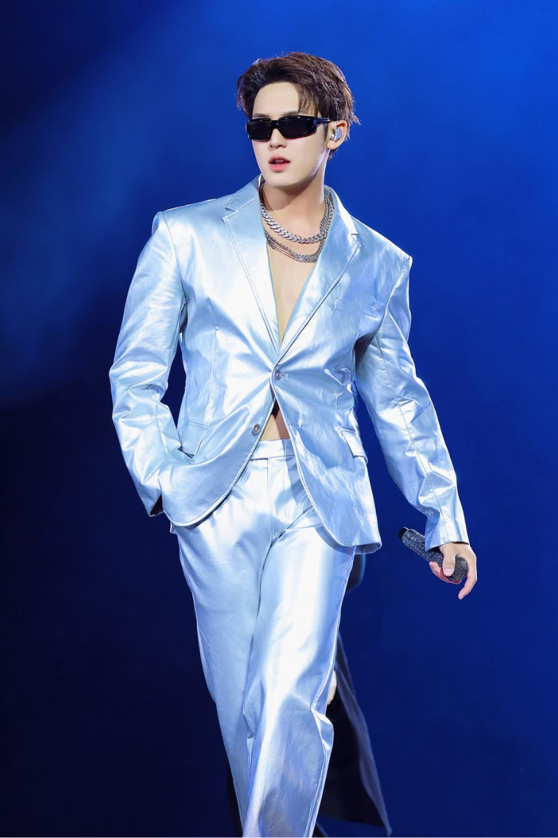 Mingyu “Shake It Off” Look