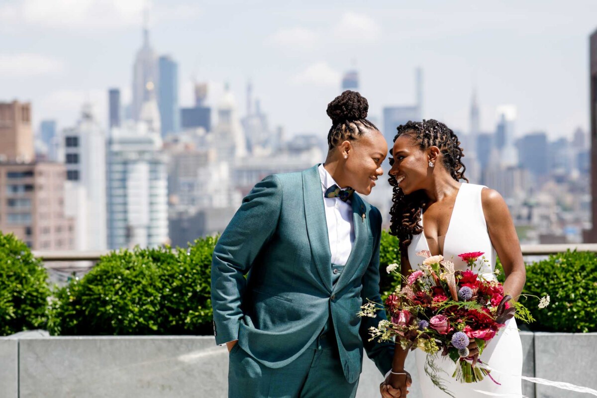 romantic summer brooklyn wedding photo joshuadwain equally wed7 1