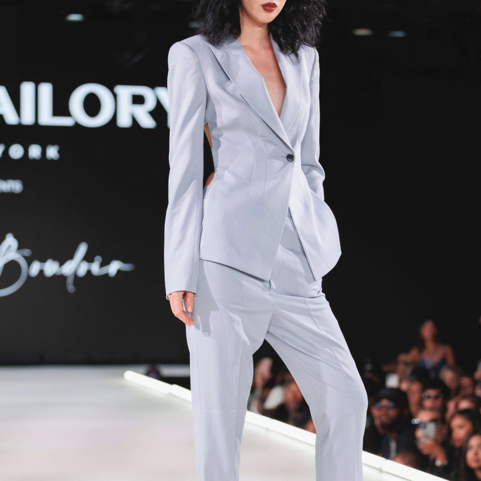 Tailory grey open-back blazer with structured tailoring detailed view