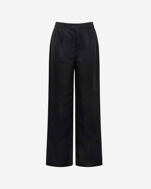 Tailory_Trousers_Black_BoxPleat_WideLeg_FrontView